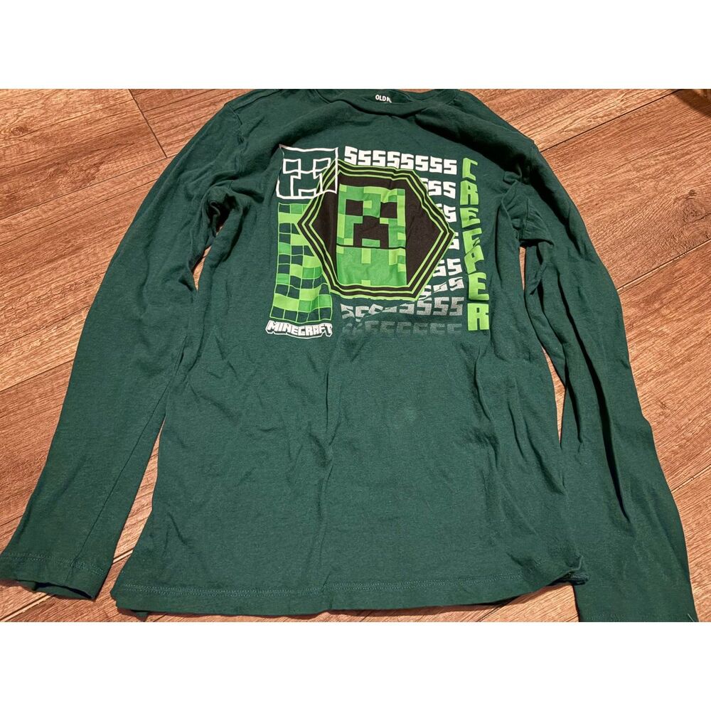 Old Navy green Minecraft long sleeve. Kid Size XXL (18)